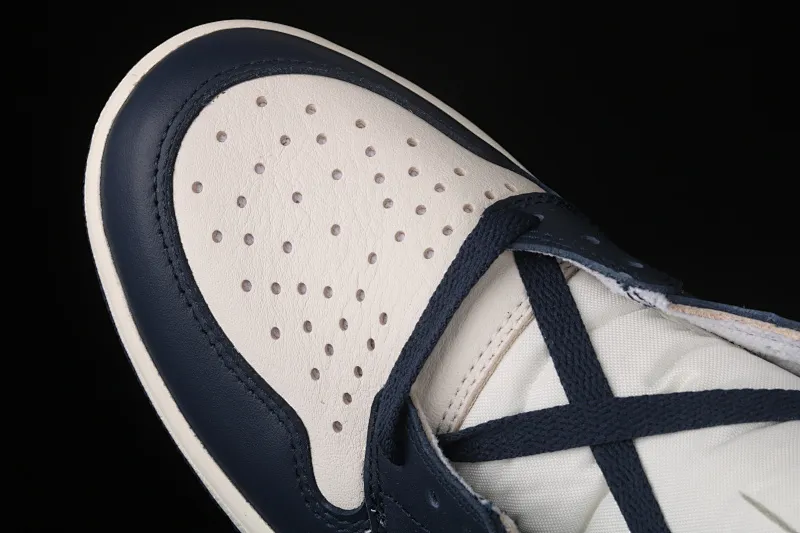 All categories Air Jordan Jordan series basketball shoes Air Jordan 1 High pure original version Air Jordan 1 AJ1 black and blue toe Joe 1 obsidian North Carolina blue 555088-140